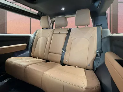 2025 لاند روفر ديفيندر 90