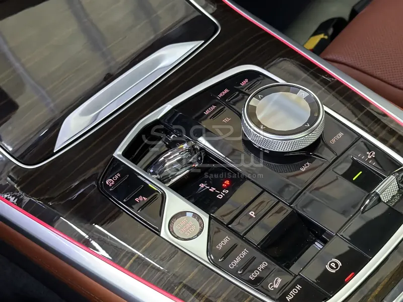 2025 بي ام دبليو الفئة اكس 7