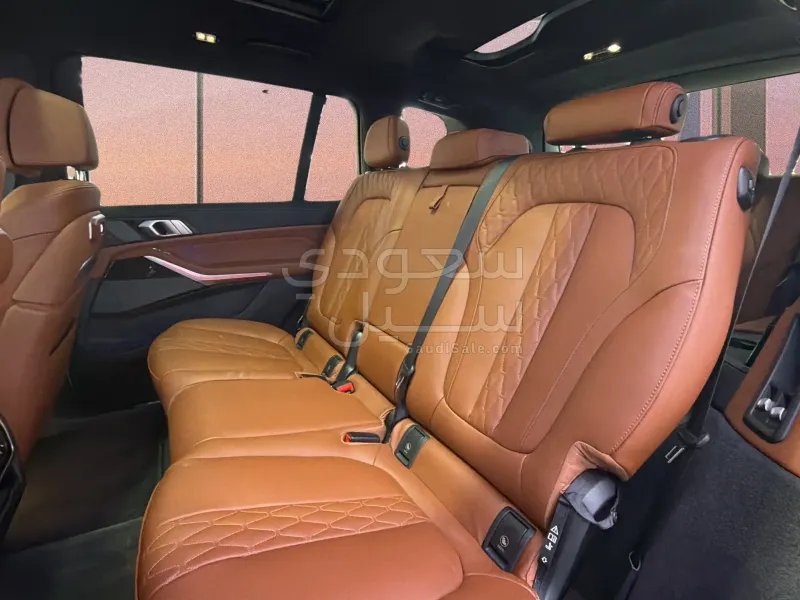 2025 بي ام دبليو الفئة اكس 7