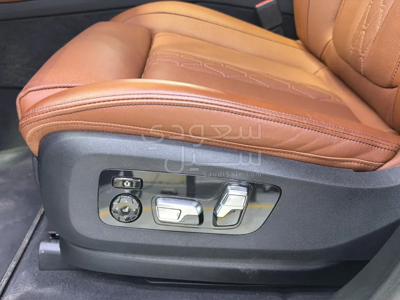 2025 بي ام دبليو الفئة اكس 7