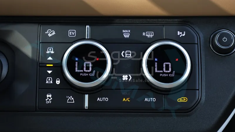 2025 Land Rover Defender X dynamic