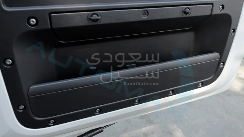 2025 Land Rover Defender X dynamic