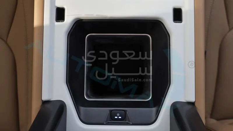 2025 Land Rover Defender X dynamic