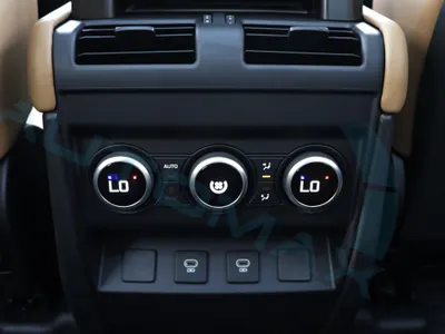 2025 Land Rover Defender X dynamic