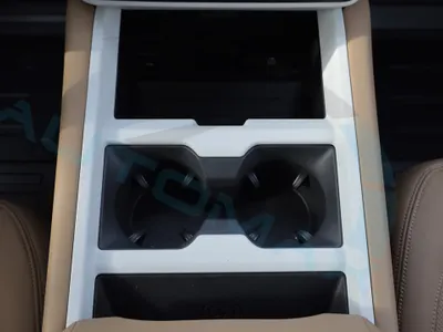 2025 Land Rover Defender X dynamic