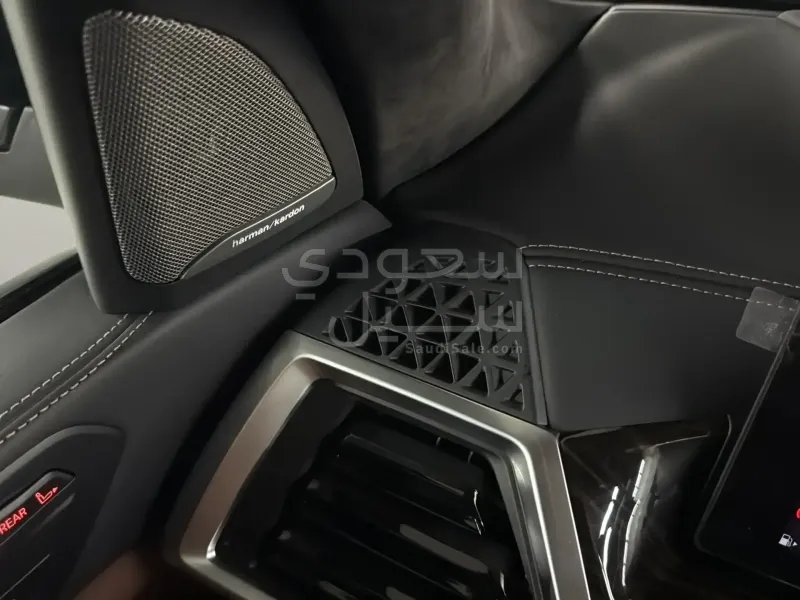 2025 بي ام دبليو الفئة اكس 7