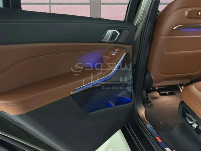 2025 بي ام دبليو الفئة اكس 7