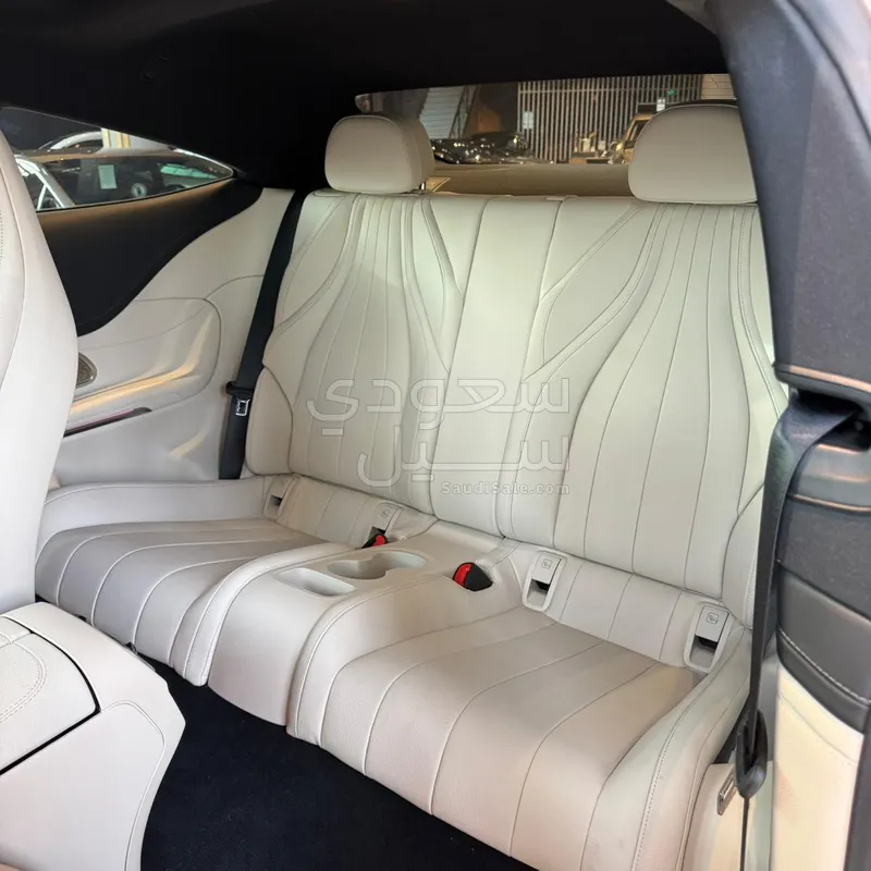 2025 مرسيدس - بنز سي إل إي 300