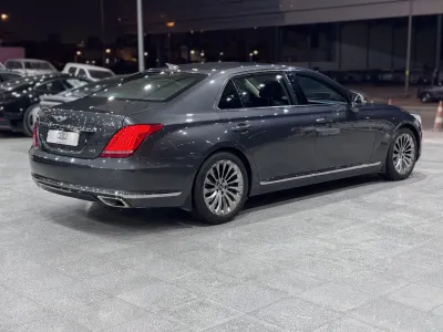 2018 جينيسيس جي 90