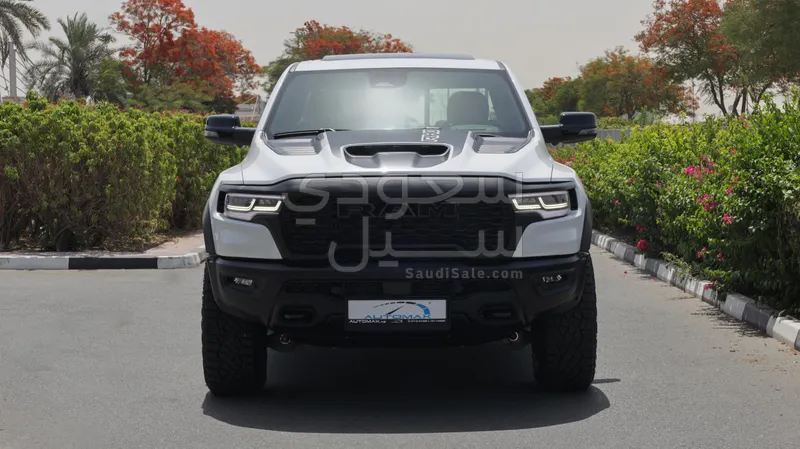 2025 دودج رام تي ار اكس