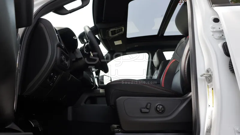 2025 دودج رام تي ار اكس