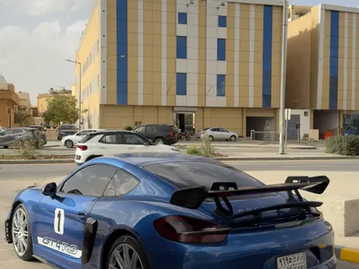 2016 بورش كايمان جي تي 4