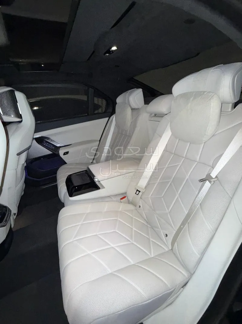 2023 بي ام دبليو الفئة السابعة 740أي