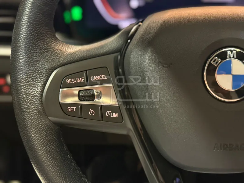 2022 بي ام دبليو الفئة الثالثة 320 أي