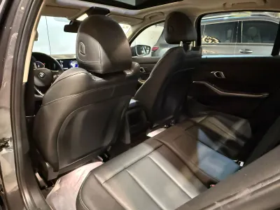 2022 بي ام دبليو الفئة الثالثة 320 أي