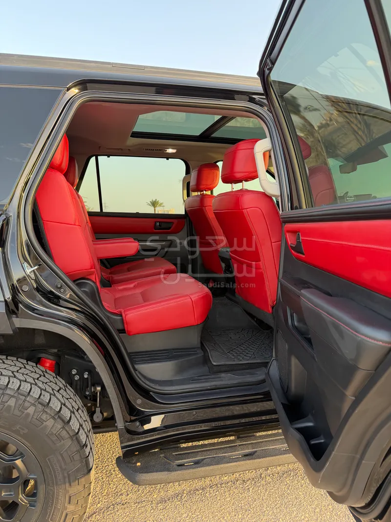 2023 تويوتا سكويا تي ار دي برو