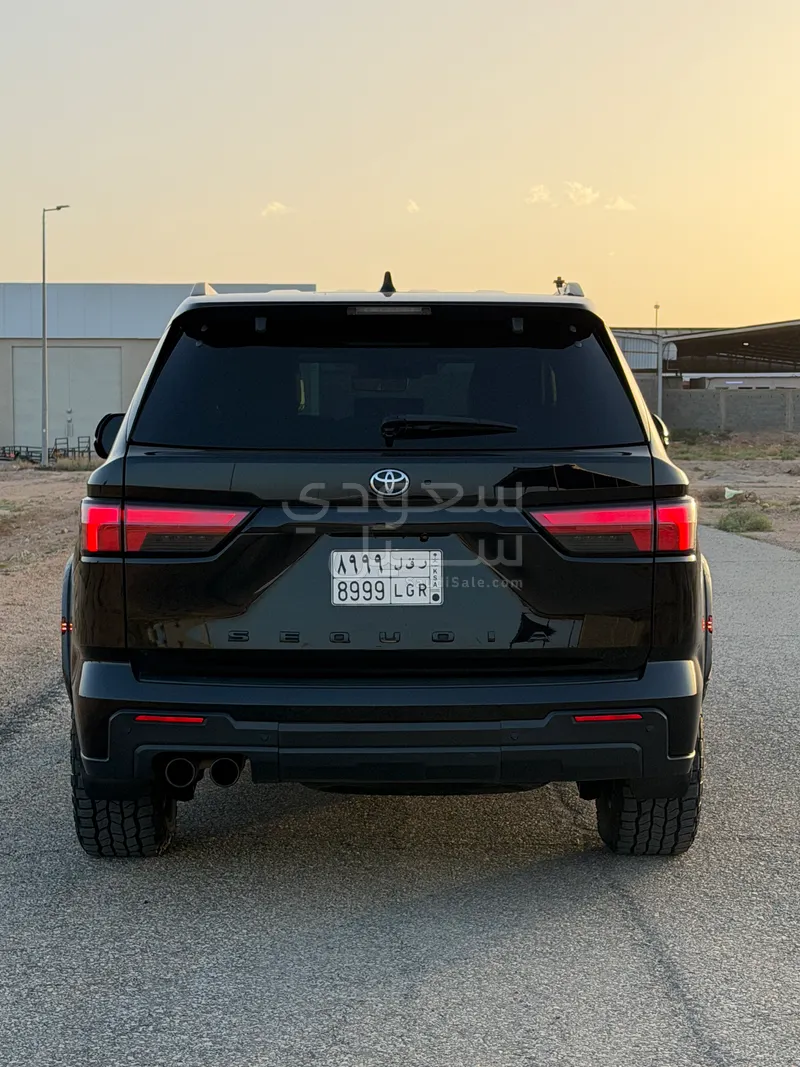 2023 تويوتا سكويا تي ار دي برو