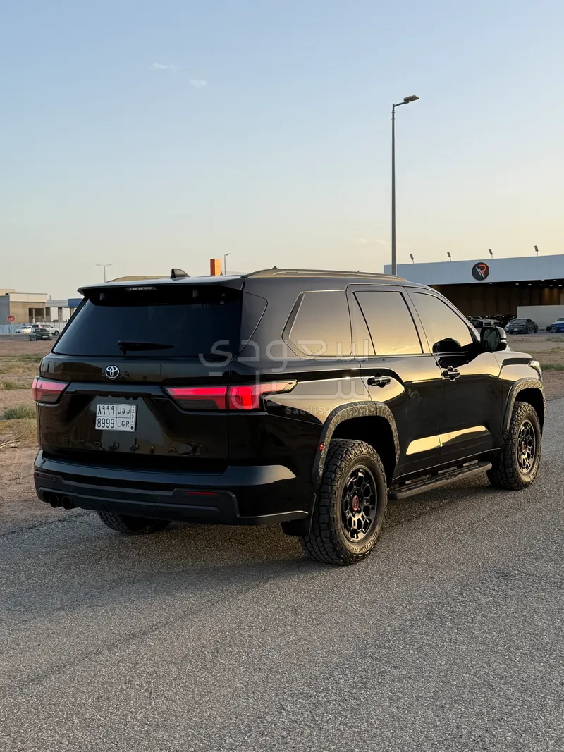 2023 تويوتا سكويا تي ار دي برو