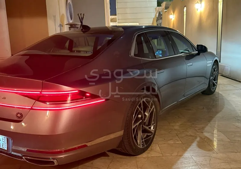 2023 جينيسيس جي 90