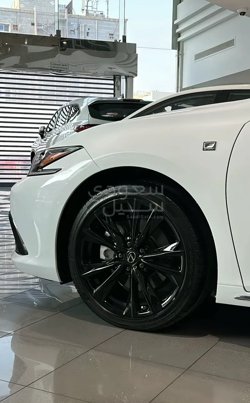 2022 لكزس إي إس 350 اف سبورت