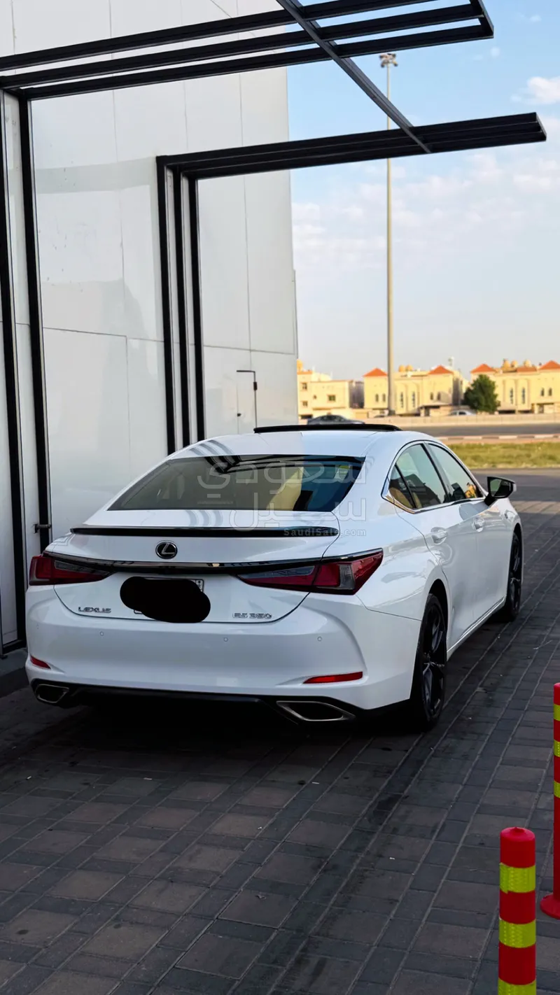 2022 لكزس إي إس 350 اف سبورت