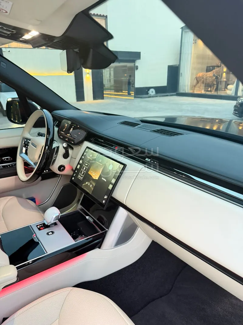 2025 لاند روفر رينج روفر اوتوبيوغرافي