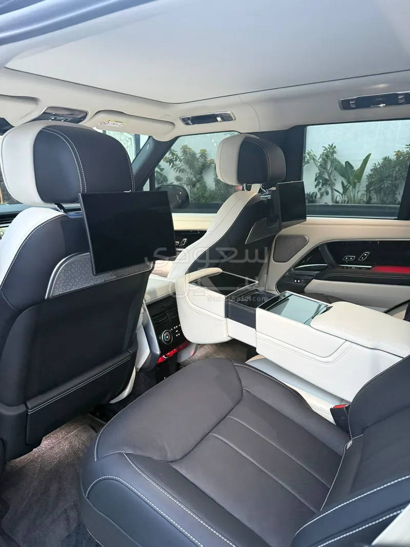 2025 لاند روفر رينج روفر اوتوبيوغرافي