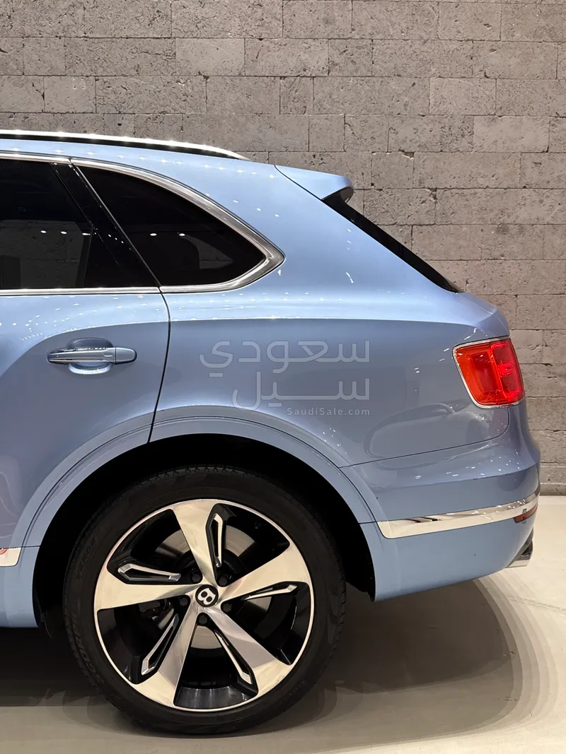 2017 بنتلي بنتايجا