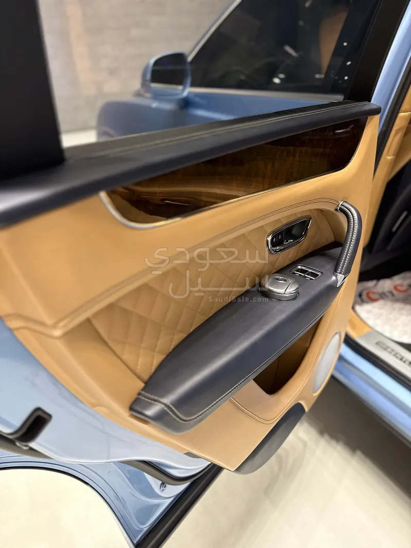 2017 بنتلي بنتايجا