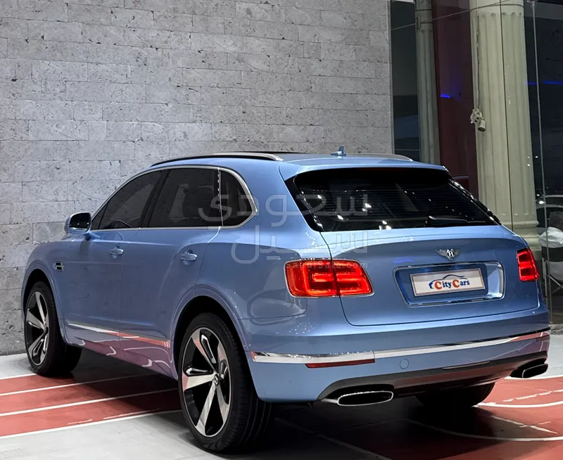 2017 بنتلي بنتايجا