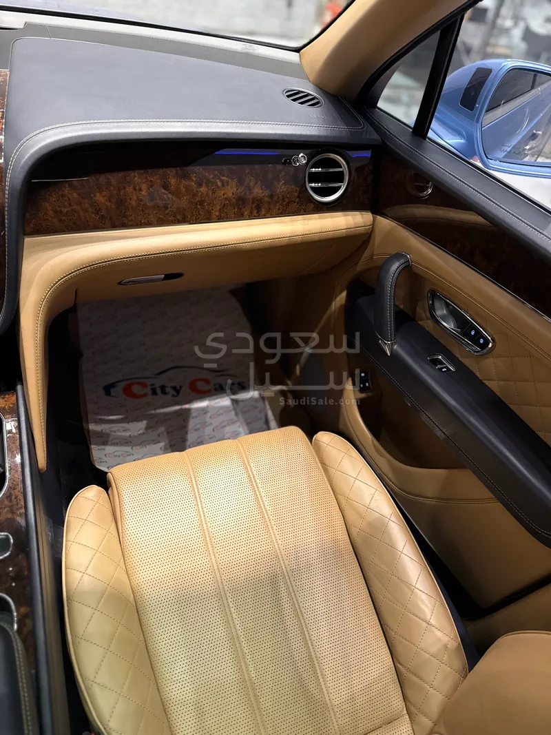 2017 بنتلي بنتايجا