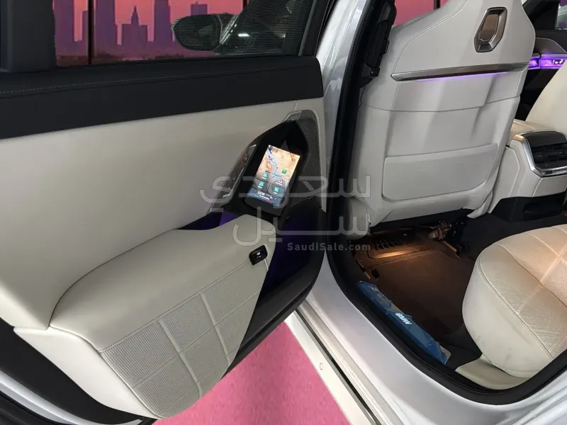 2024 بي ام دبليو الفئة السابعة 735أي