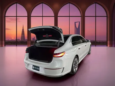 2024 بي ام دبليو الفئة السابعة 735أي