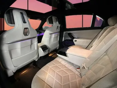 2024 بي ام دبليو الفئة السابعة 735أي