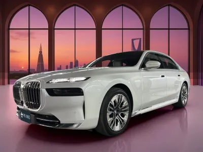 2024 بي ام دبليو الفئة السابعة 735أي