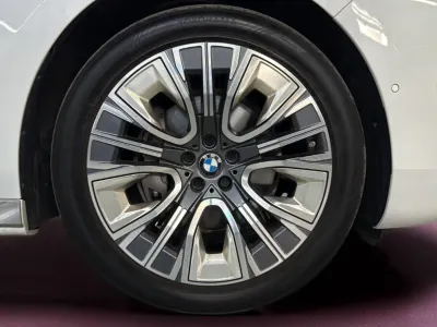 2024 بي ام دبليو الفئة السابعة 735أي