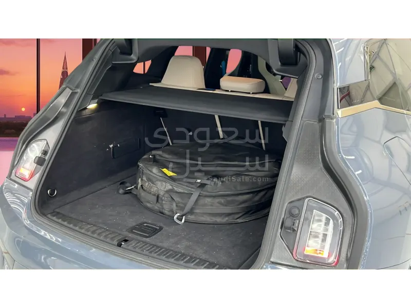 2023 بي ام دبليو الفئة اي