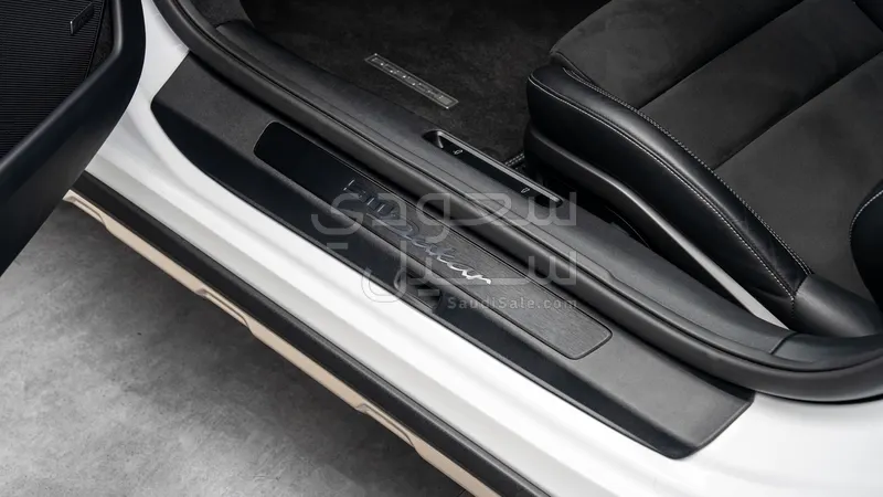 2023 بورش 911 داكار