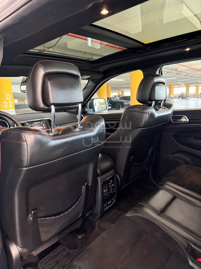 2017 جييب جراند شيروكي تريل هوك