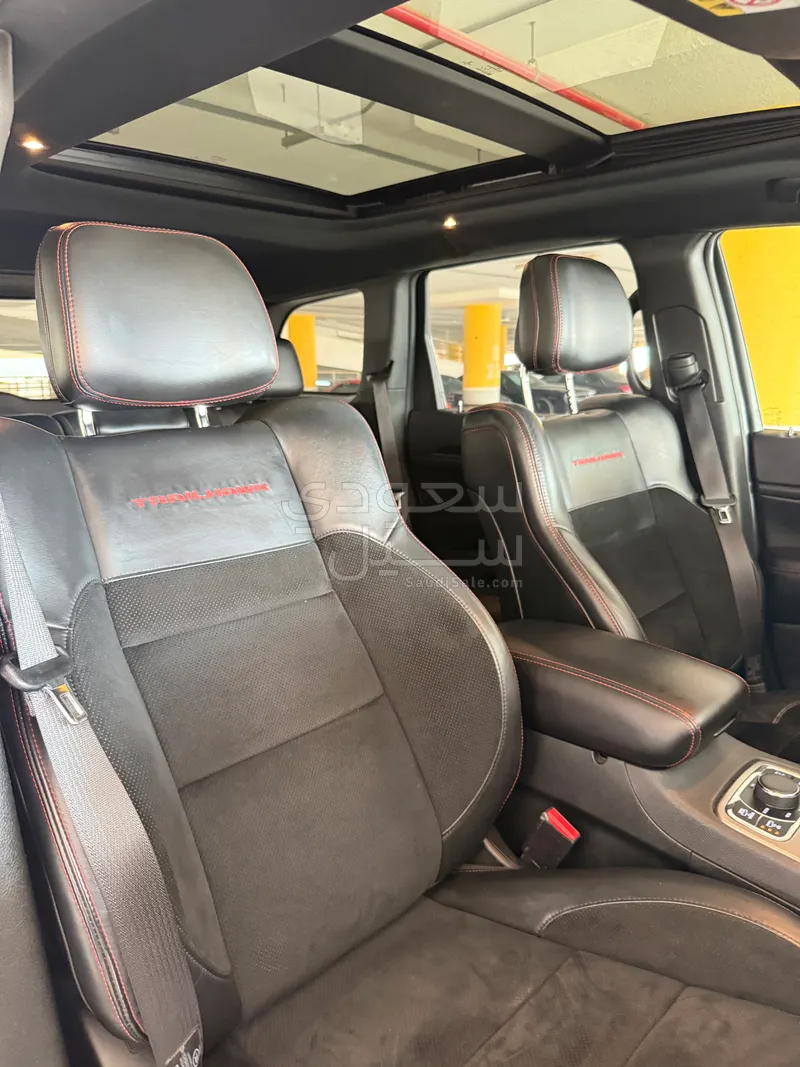 2017 جييب جراند شيروكي تريل هوك