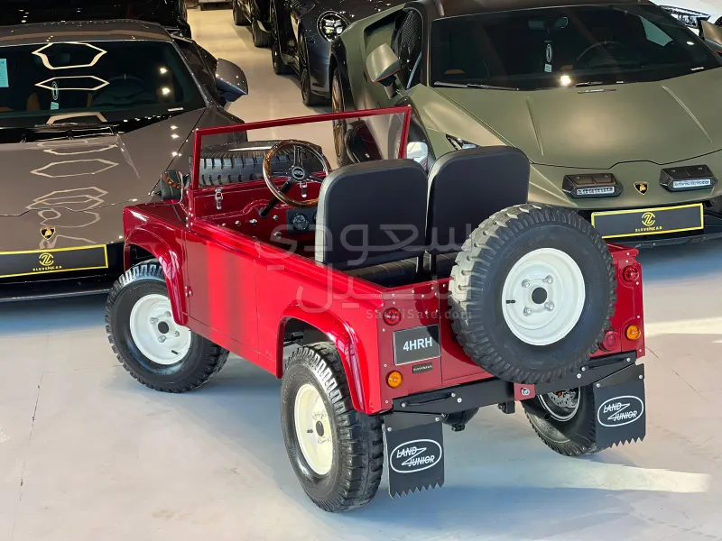 2025 Land Rover Defender 90