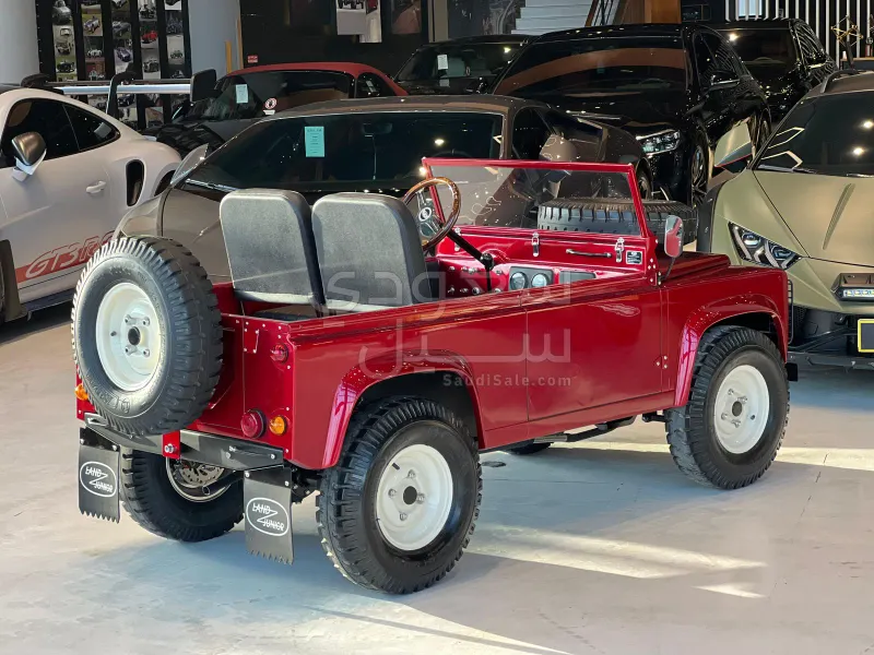 2025 Land Rover Defender 90