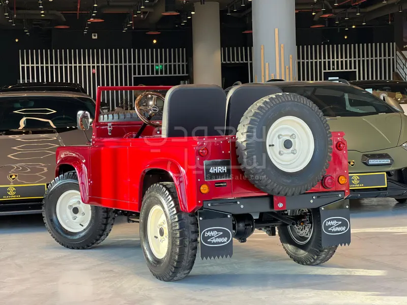 2025 Land Rover Defender 90