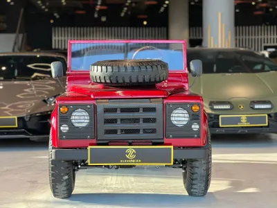 2025 Land Rover Defender 90