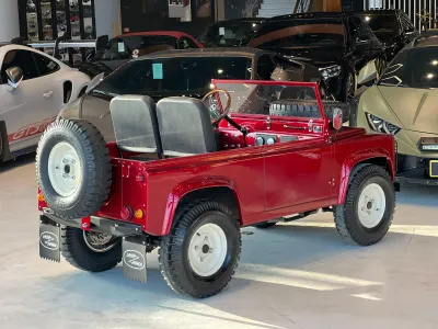 2025 Land Rover Defender 90