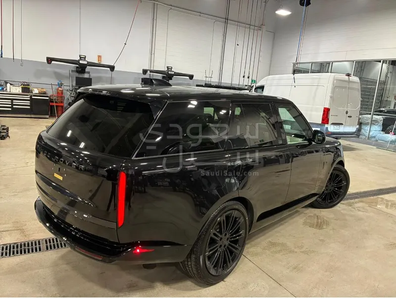 2026 لاند روفر رينج روفر اتش اس اي