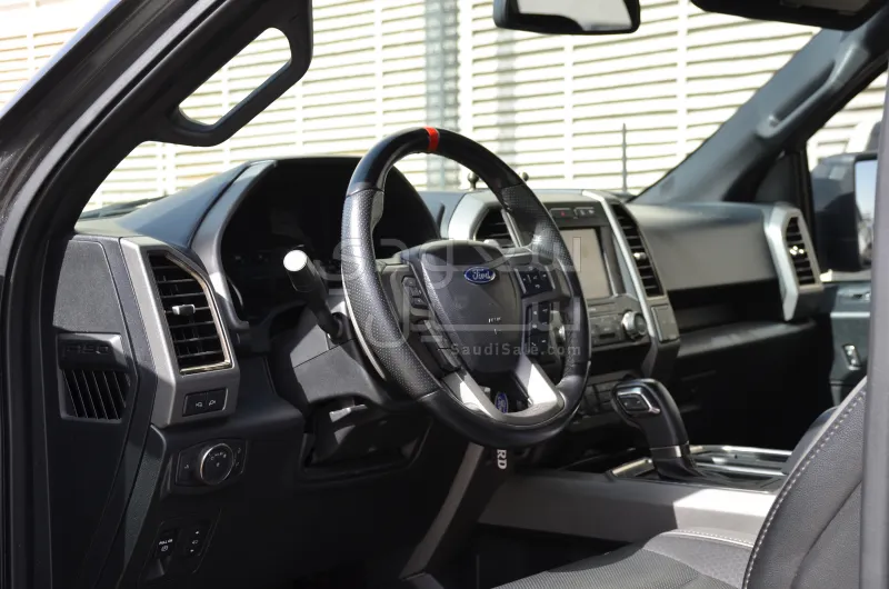 2020 فورد اف 150 رابتور