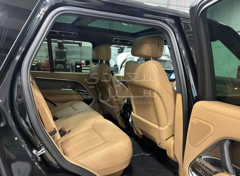 2026 لاند روفر رينج روفر فوج