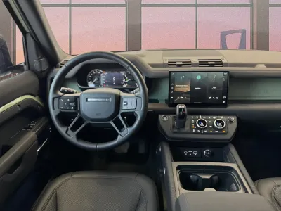 2023 لاند روفر ديفيندر 90