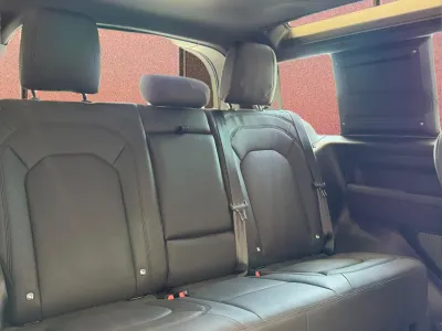 2023 لاند روفر ديفيندر 90